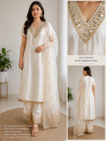 Elegant Cream and Gold South Asian Ensemble - Image 5