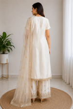 Elegant Cream and Gold South Asian Ensemble - Image 3